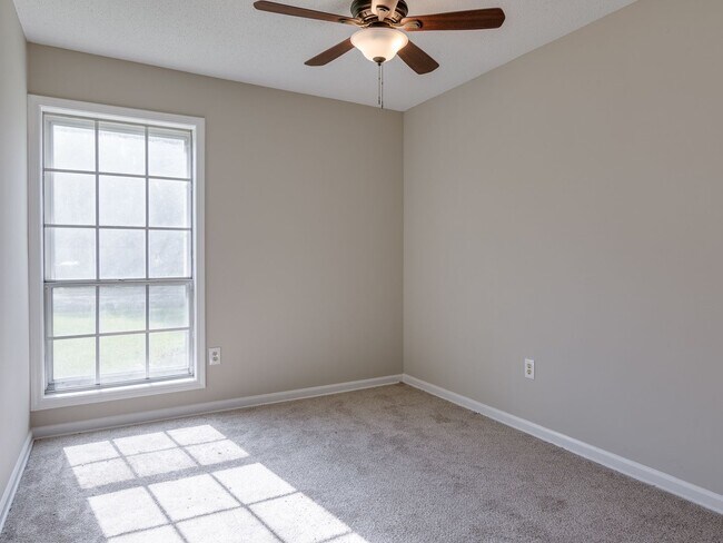Building Photo - Perfectly renovated 3BR/2B available for rent!