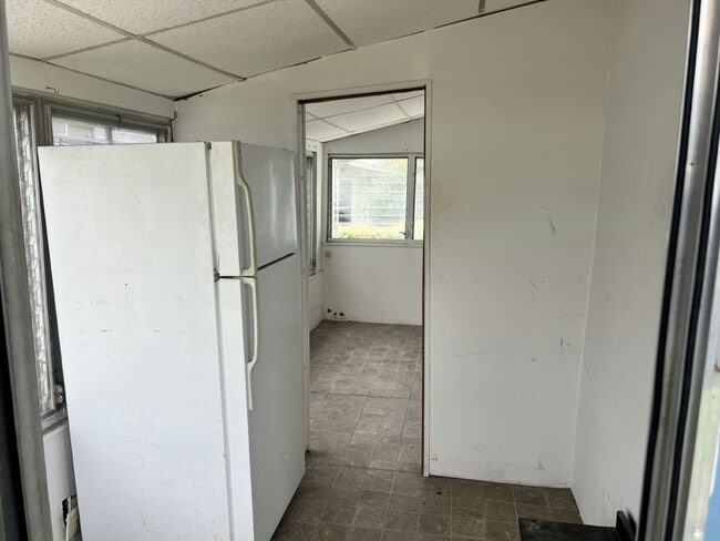 Building Photo - 147 Southland Ct