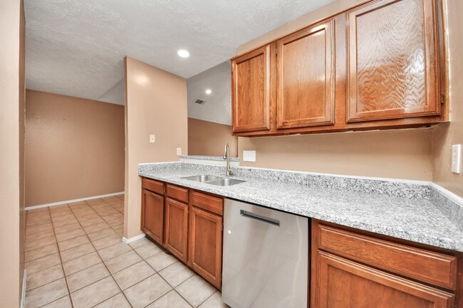 Building Photo - 16425 Monte Carlo Ln