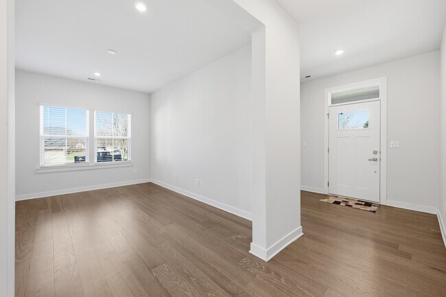Building Photo - 6334 Cambridge Dr