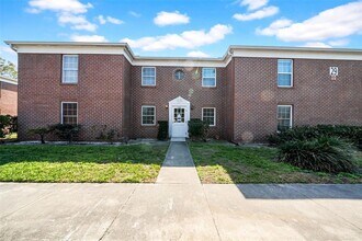 Building Photo - 1142 84th Terrace N