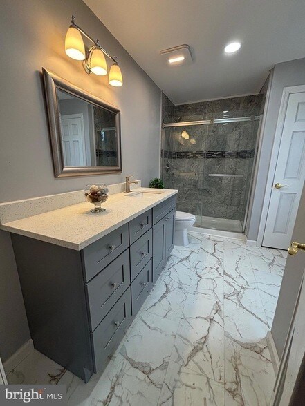 Building Photo - 120 Phillips Ave