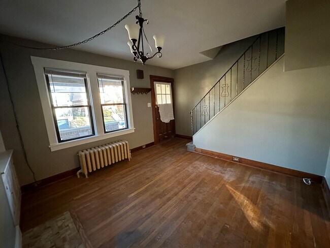 Building Photo - Charm & Convenient Rental Near Greenfield and Squirrel Hill – Available Now!