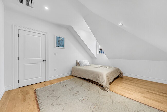 Building Photo - 57 Grampian Way