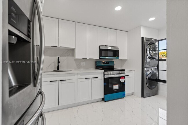 Building Photo - 9740 NW 10th St