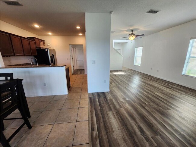 Building Photo - 949 Seminole Sky Dr