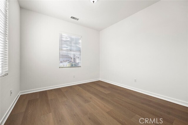 Building Photo - 2556 Pearblossom St