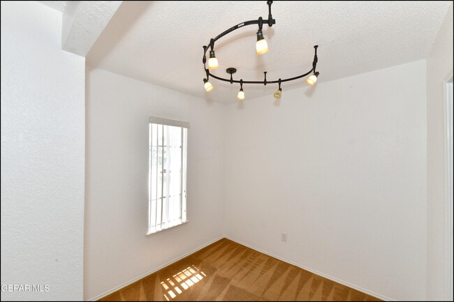 Building Photo - 6201 Escondido Dr