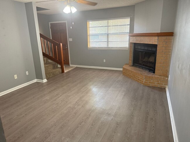 Building Photo - Botany Townhomes