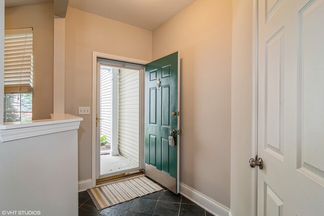 Building Photo - 150 Hidden Pond Cir