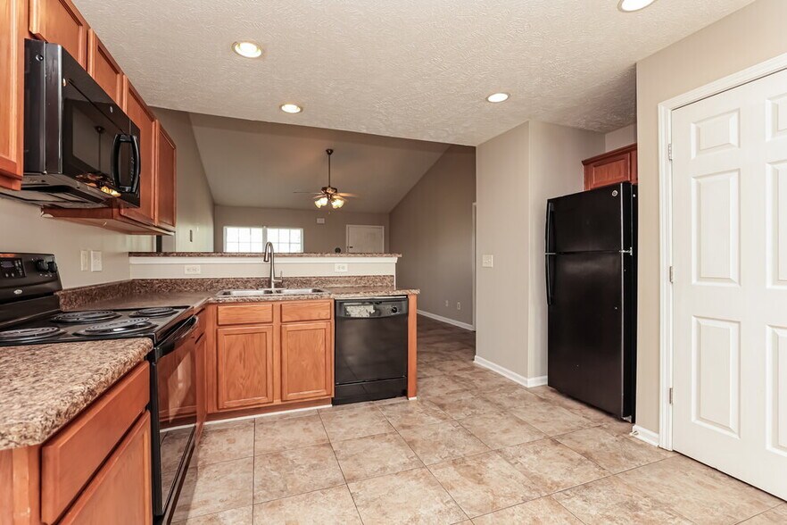 Building Photo - 165 Howard Woody Dr