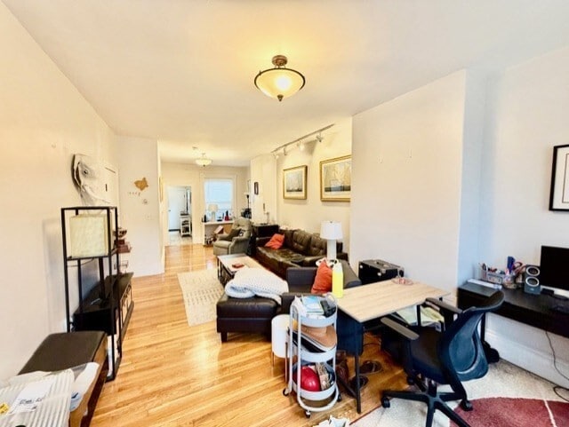 Building Photo - 83 High St