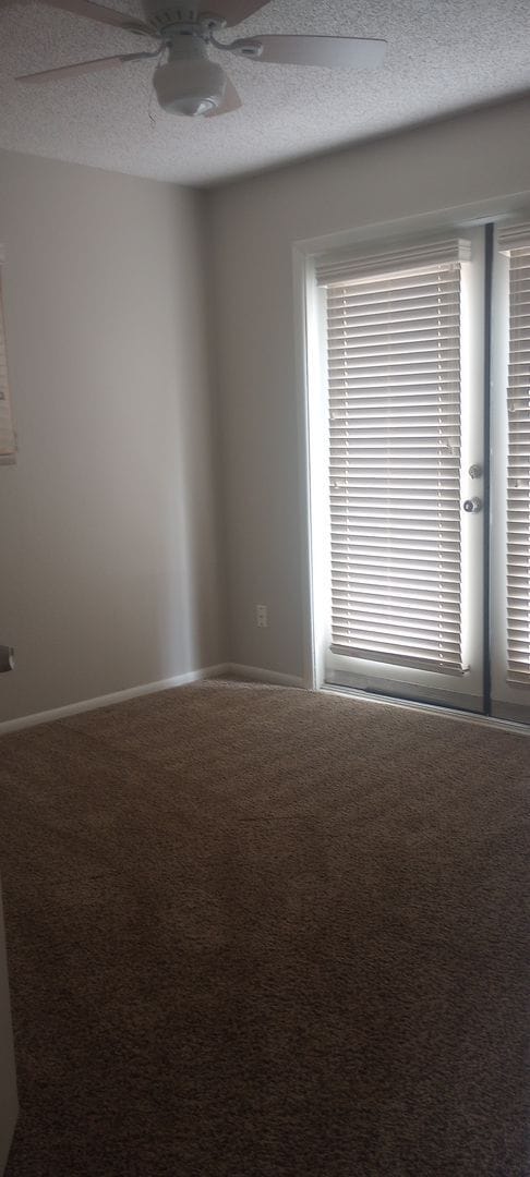 Building Photo - Charming Home Near the Prescott Square