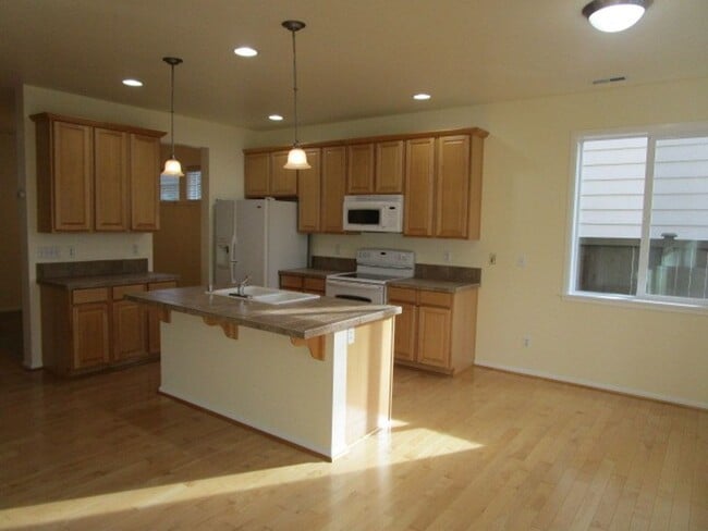 Building Photo - 3 Bedroom, 2.5 Bathroom Home with Office in Fife