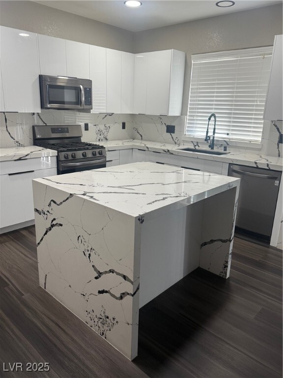 Primary Photo - 6409 Wild Chive Ave