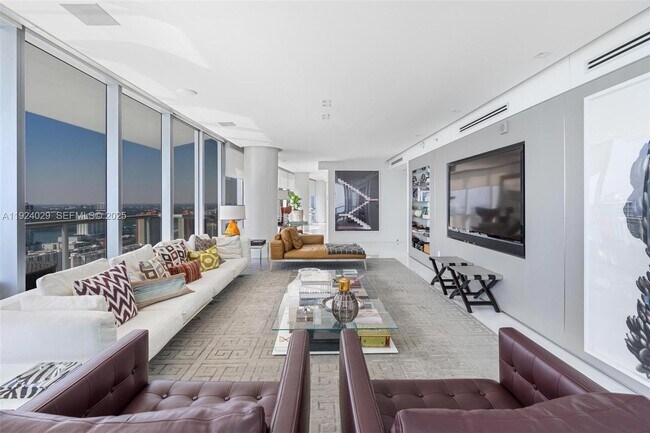 Building Photo - 17121 Collins Ave