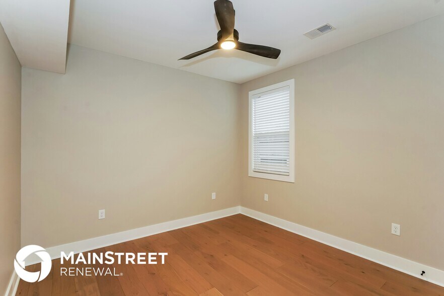 Building Photo - 2142 Oakland St