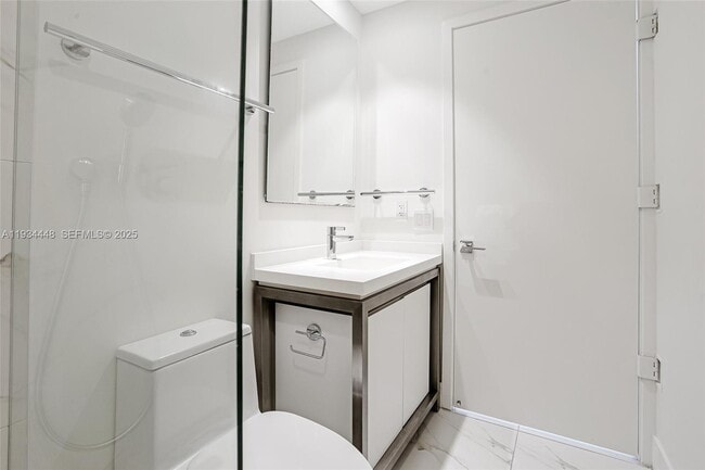 Building Photo - 2000 Metropica Wy