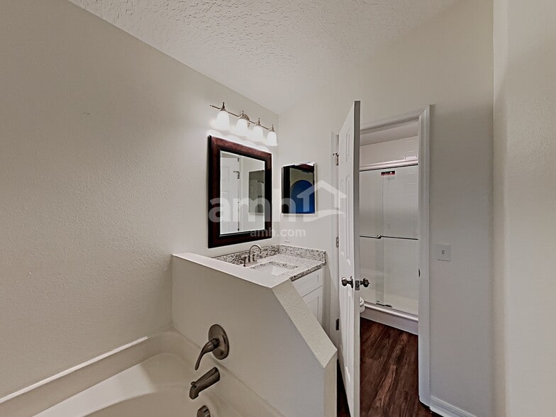 Building Photo - 520 Brown Bear Way