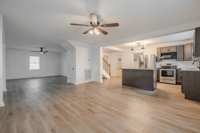 Building Photo - 231 Broadway St