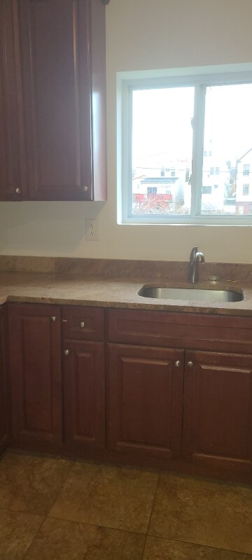 Building Photo - 10 Rockwell Ave