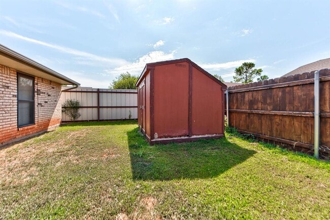 Building Photo - 1030 Walsh Ln