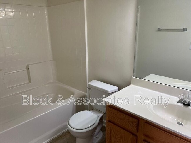 Building Photo - 5508 Stewartby Dr