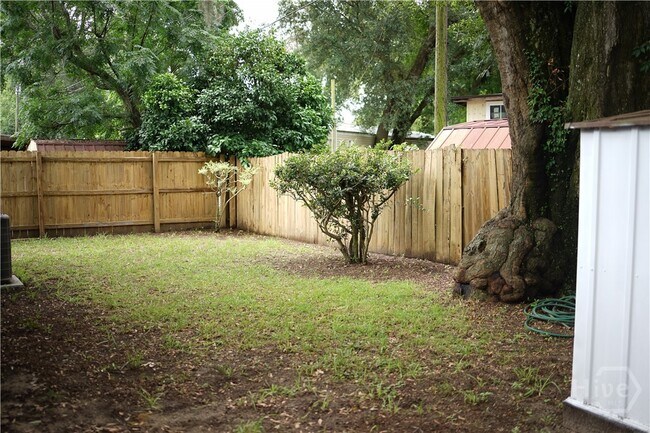 Building Photo - 19 Quail Forest Dr