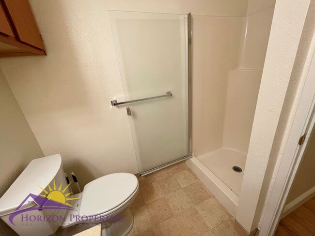 Building Photo - Spacious Two-story 2 Bed 2 Bath 1,564 Sq. Ft. North Sacramento Condo