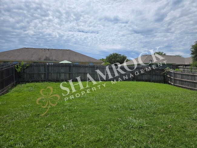 Building Photo - Surrey Ridge Duplex