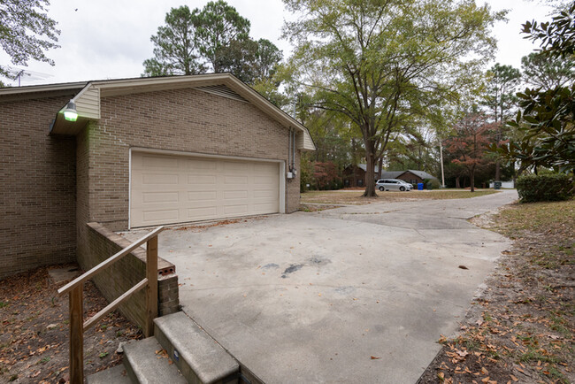 Building Photo - 2960 Tripp Ln