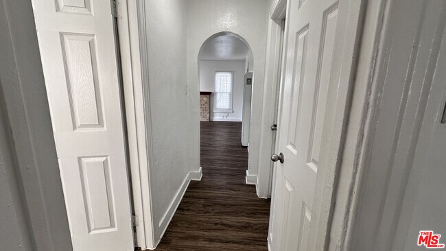 Building Photo - 1709 W 70th St