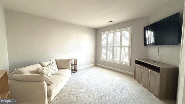 Building Photo - 19913 Naples Lakes Terrace