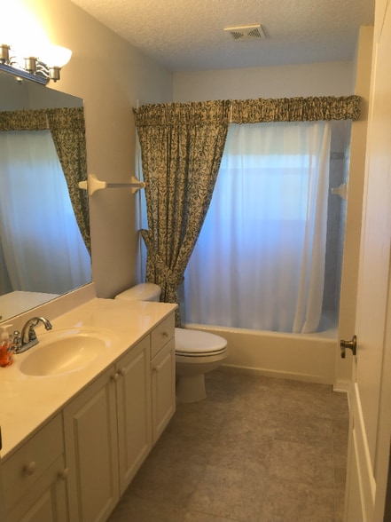 Building Photo - 2452 Addington Cir