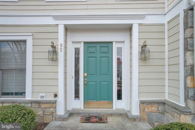 Building Photo - 92 Washington St