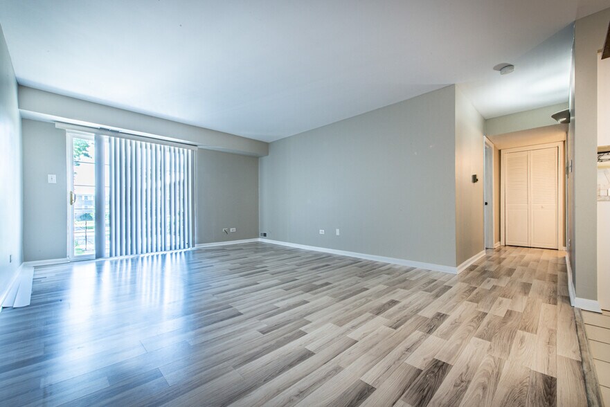 Building Photo - 1505 N Windsor Dr