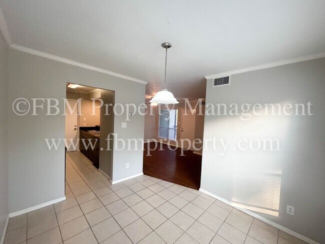 Building Photo - 407 N Preston St