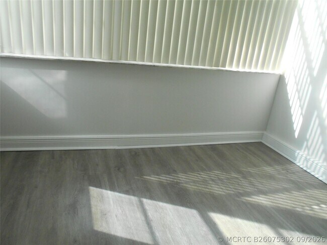 Building Photo - 2781 Taft St
