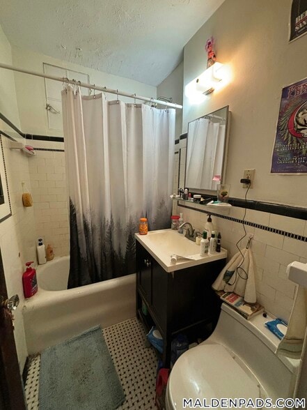 Building Photo - 349 Pleasant St