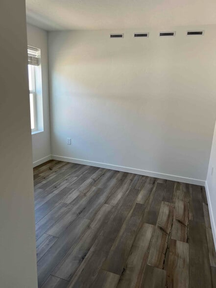 Building Photo - 18448 Feather Top