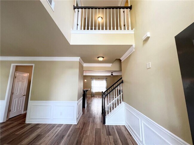 Building Photo - 3884 Heritage Crest Pkwy