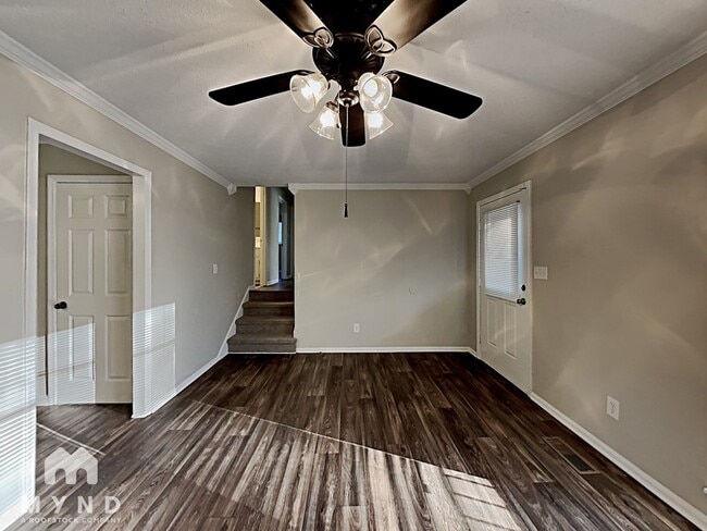 Building Photo - 5170 Hickory Dr NE