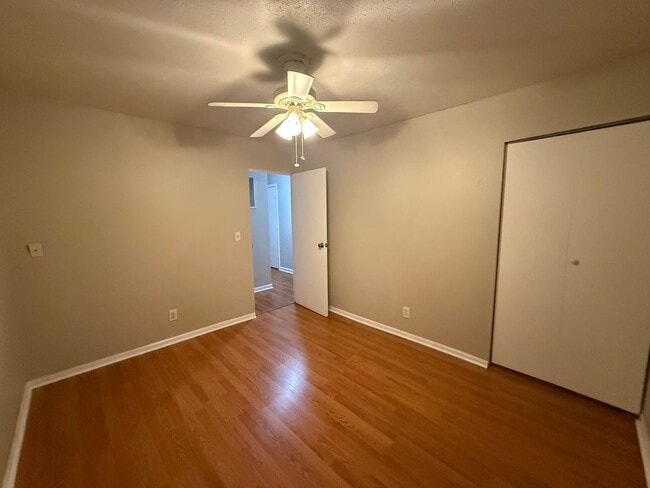 Building Photo - Cozy Calvert City Home