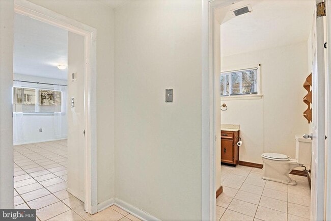 Building Photo - 1126 Ormond Ct