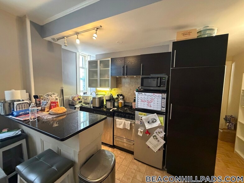 Building Photo - 21 Beacon St