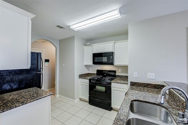 Building Photo - 9814 Garnet Springs Dr