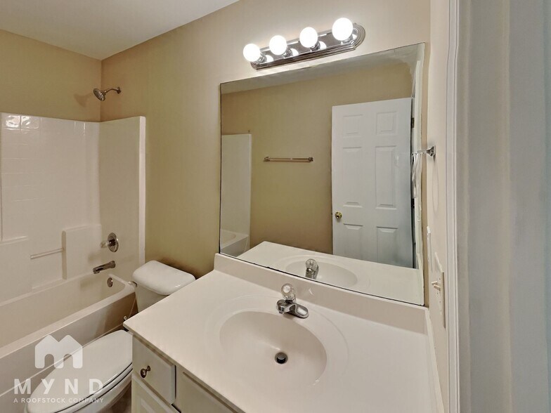 Building Photo - 1690 Cooper Lakes Dr