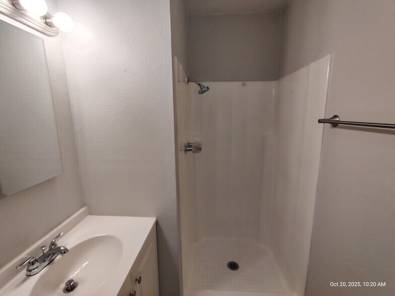 Building Photo - 3663 Kolendo Ct