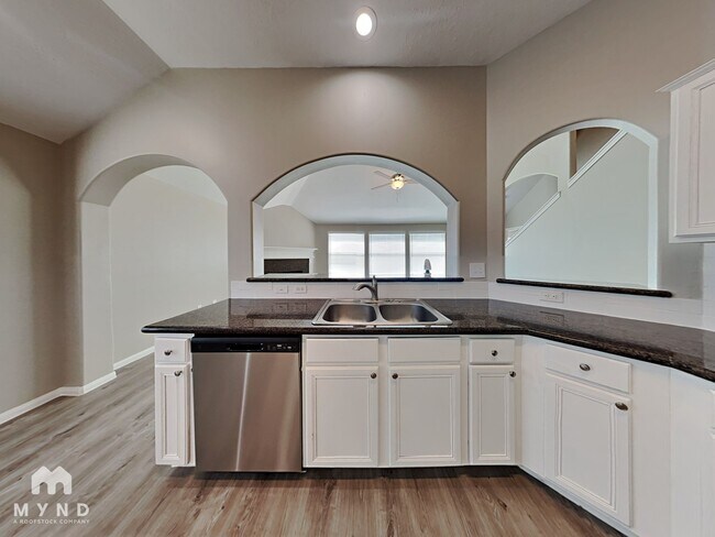 Building Photo - 14906 Sparks Ct