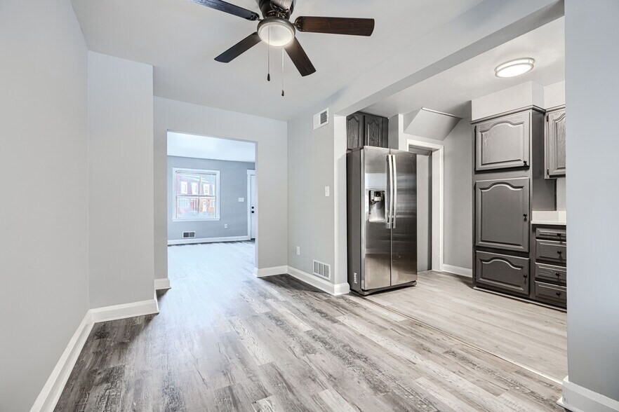 Building Photo - 2123 Graythorn Rd